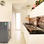 Comfy And Modern 2Br Apartment At Parahyangan Residence By Travelio