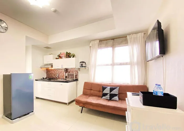 Comfy And Modern 2Br Apartment At Parahyangan Residence By Travelio