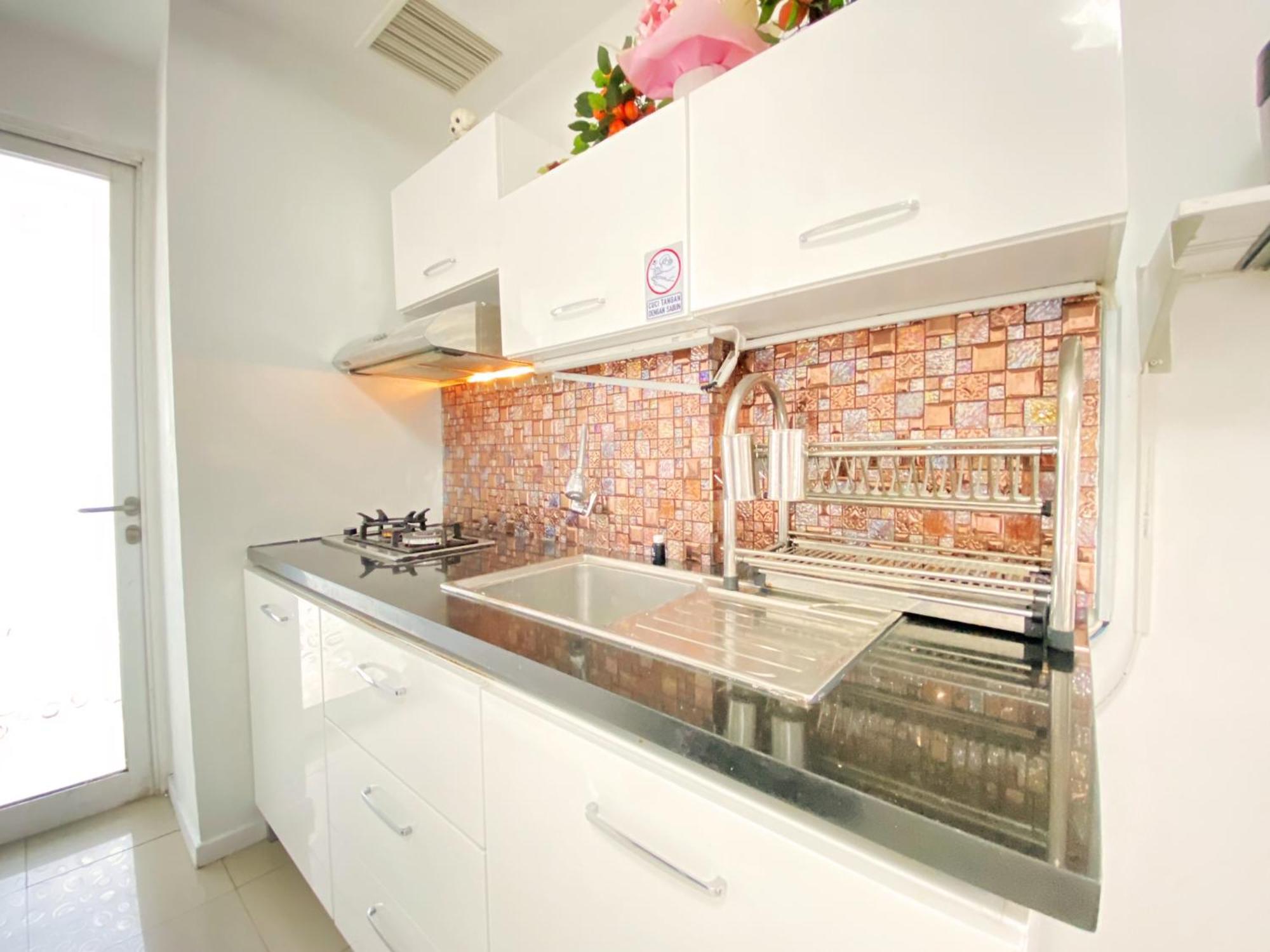 Comfy And Modern 2br At Parahyangan By Travelio Apartemen Bandung